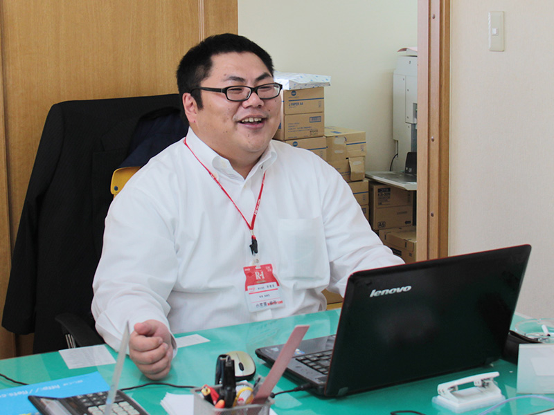 明健堂 社内の様子